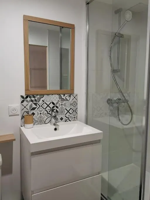 9. Charmant Studio Proche Gare Et Centre Apartment Valence  France